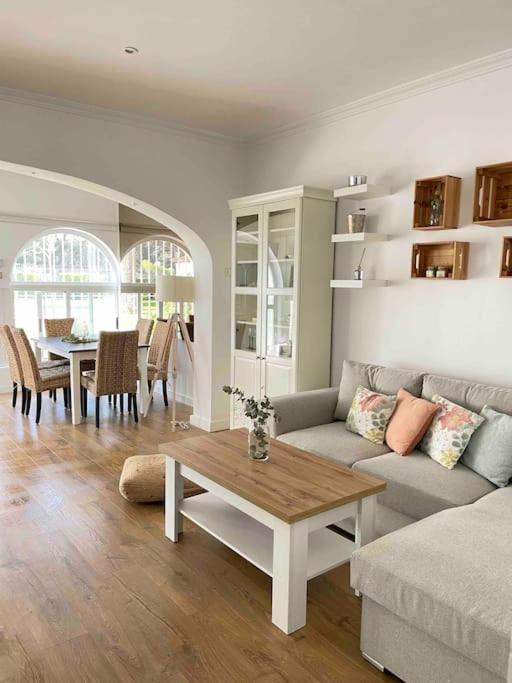 Bungalow Para 6 Pax A 7 Minutos De Playa Albirラルファス・デル・ピ エクステリア 写真
